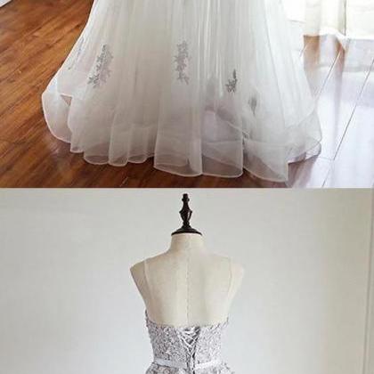 Sweetheart Floor-length Ivory Tulle Prom Dress..