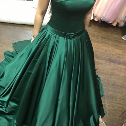 Gorgeous Strapless Long Green Prom Dress With Bow..