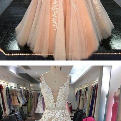 Beautiful Prom Dresses With Straps Aline Appliques..