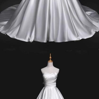 Straplss Bodice Corset Ball Gown Wedding Dress..