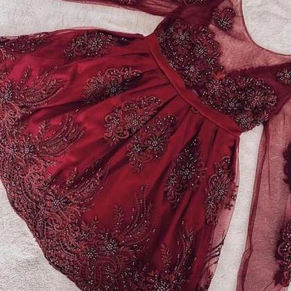 Burgundy Short Homecoming Dresses With Appliques..