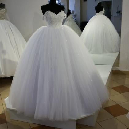 Glitter Tulle Off-shoulder Princess Wedding Dress..