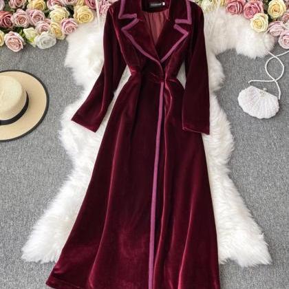 Elegant velvet long coat