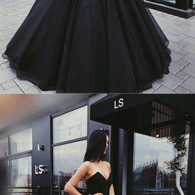 Stylish A-Line Sweetheart Ball Gown Black Satin Long Prom/Evening DressM00038