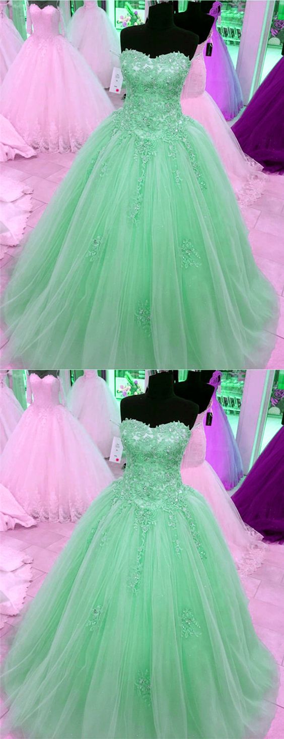 Stylish Lace Embroidery Sweetheart Tulle Ball Gowns Quinceanera Dresses M5477