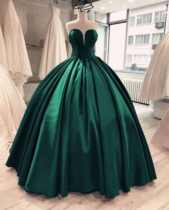 Sweetheart Ball Gown Prom Dresses Satin With Applique Sweep Train C1202