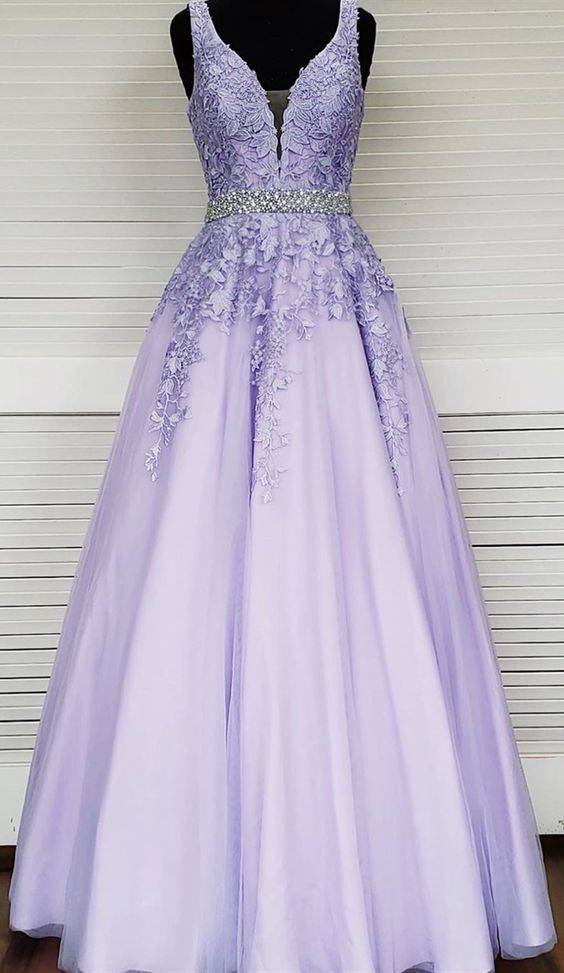Modest Lace Long Prom Dresses, Ball Gown Graduation Party Dresses, Pretty Lace Prom Dresses With Beading M9436