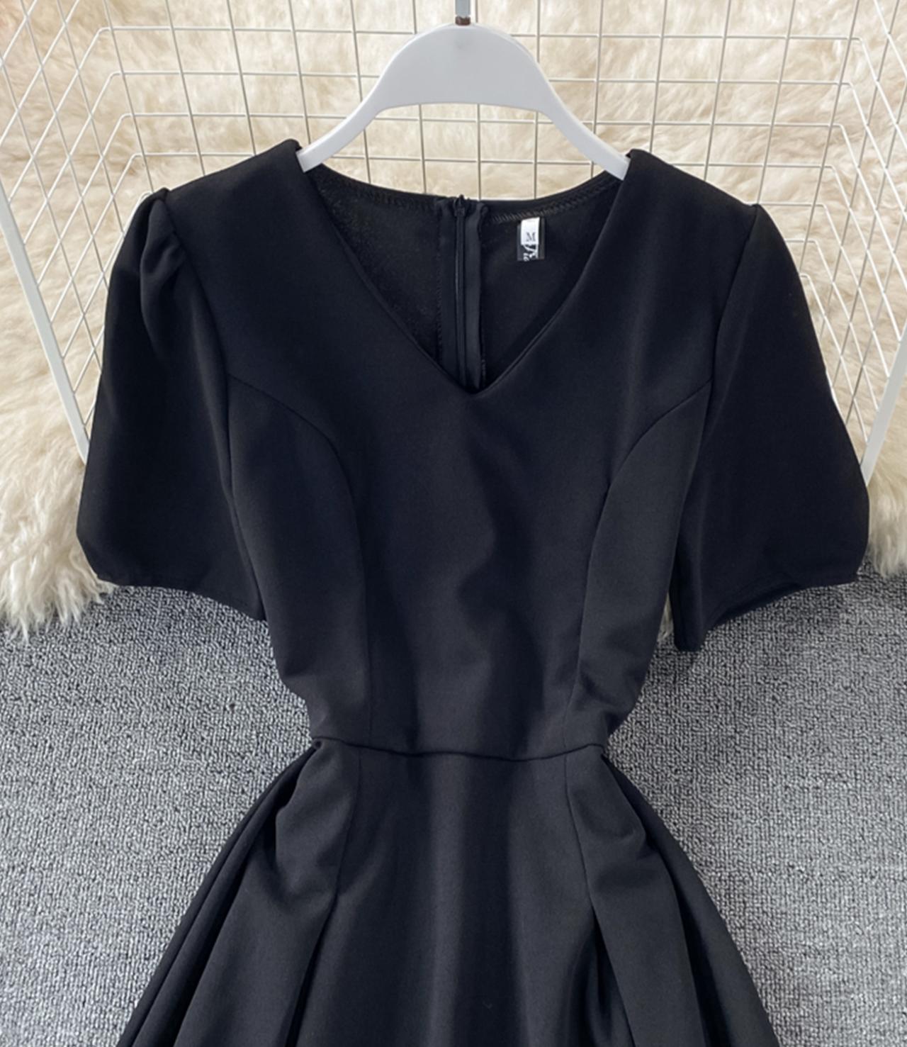 Short dress with V-neck