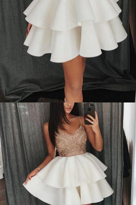 Champagne Lace Appliques V-neck Ruffles Homecoming Dresses Short Prom Gowns M3291