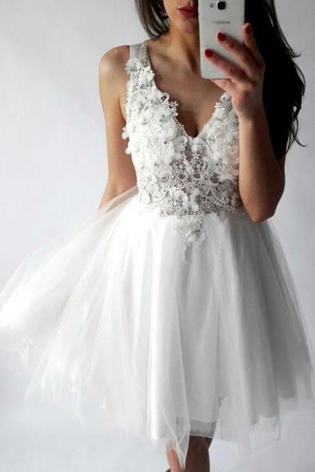 A-line V-neck Short White Tulle Lace Homecoming Dress With Appliques M3705
