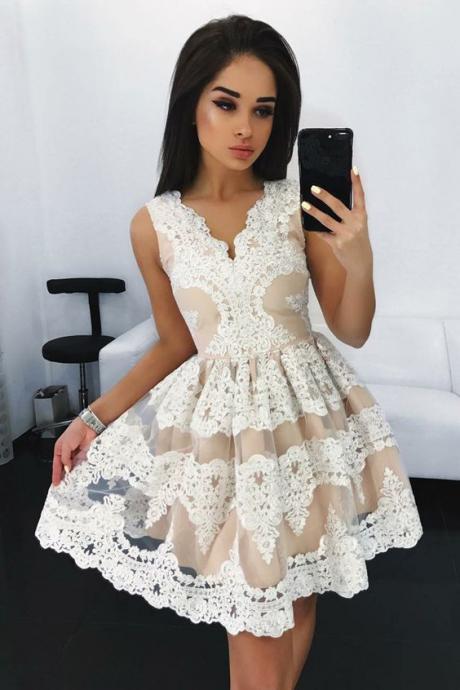 A-Line V-Neck Short Iovry Tulle Homecoming Dress with Appliques M4195