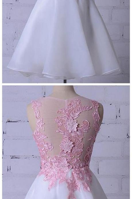 Round Neck Sleeveless Homecoming Dresses Lace Appliques Cocktail M8683
