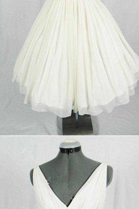 V-neck Ivory Simple Short Wedding Dresses,the Charming Chiffon Homecoming Dress M8790