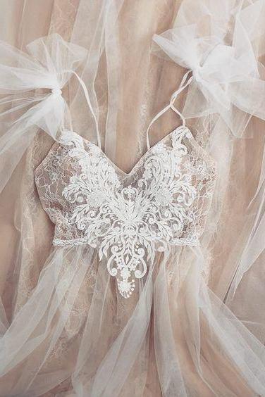 Popular V Neck Formal A Line Tulle Bridal Gown Long Beach Wedding Dresses M2547