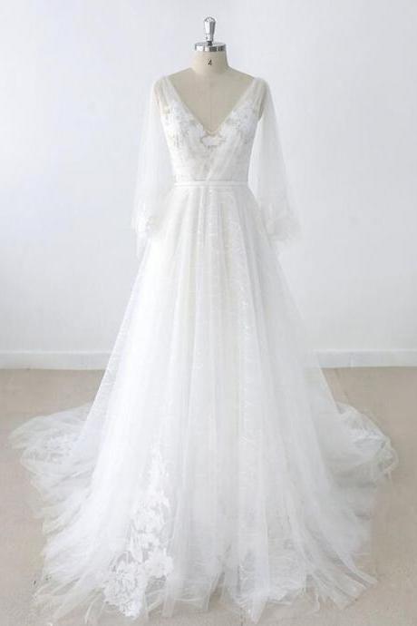 Long Sleeve V-neck Appliques Tulle Wedding Dress M3640