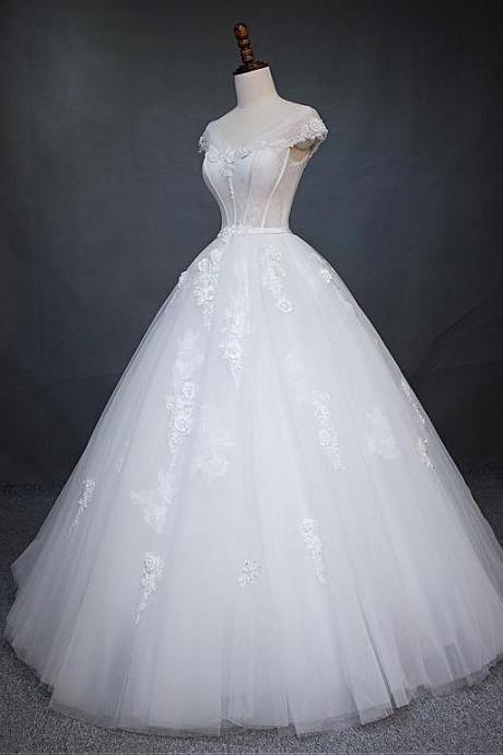 Magbridal Alluring Tulle V-neck Neckline Ball Gown Wedding Dress With Beaded Lace Appliques