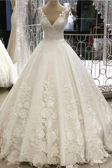 Romantic Lace V Neck Prom Dress Lace Embroidery Ball Gown