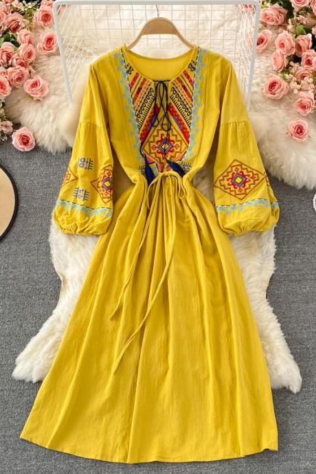Cute embroidered long sleeve dress fashion dress